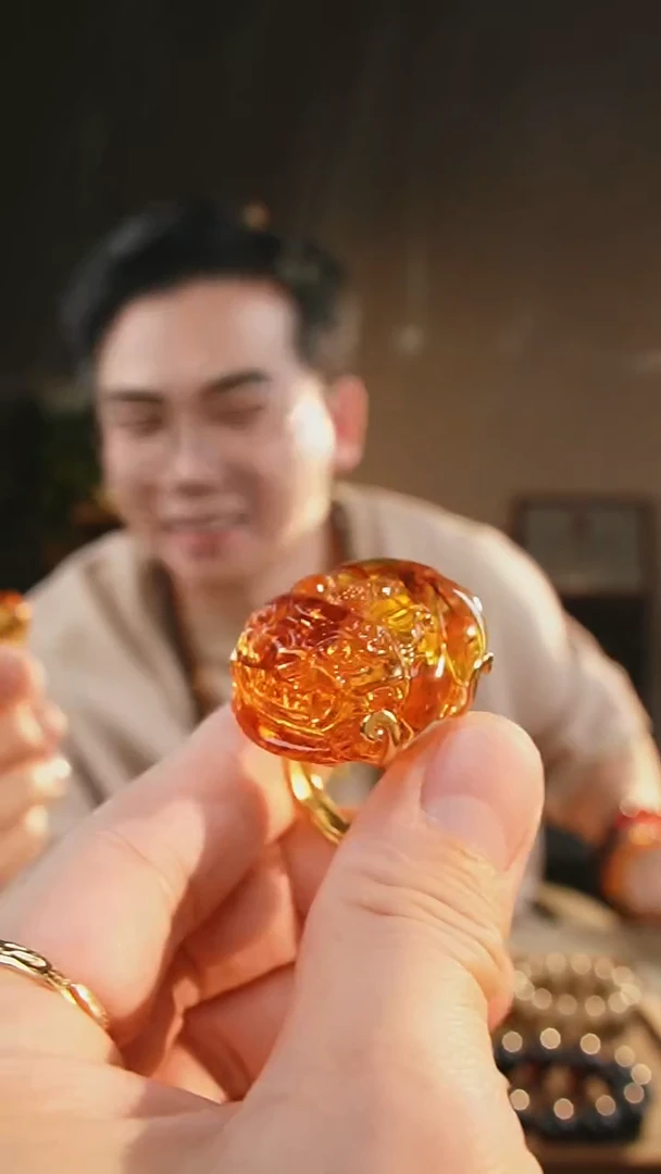 裸石琥珀未镶嵌花珀貔貅戒指