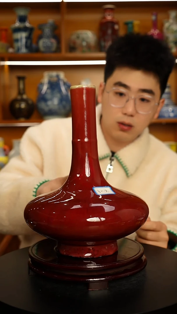 其他瓷仿古瓷   单色荸荠瓶一只