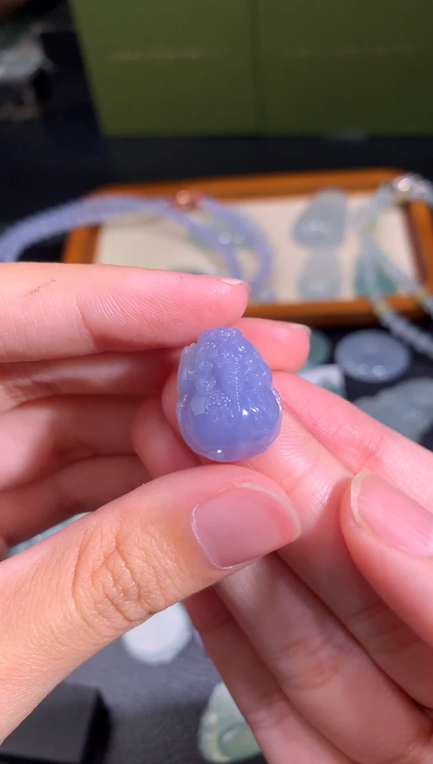 颈饰未镶嵌翡翠紫貔貅