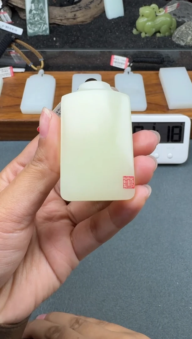 颈饰未镶嵌和田玉1