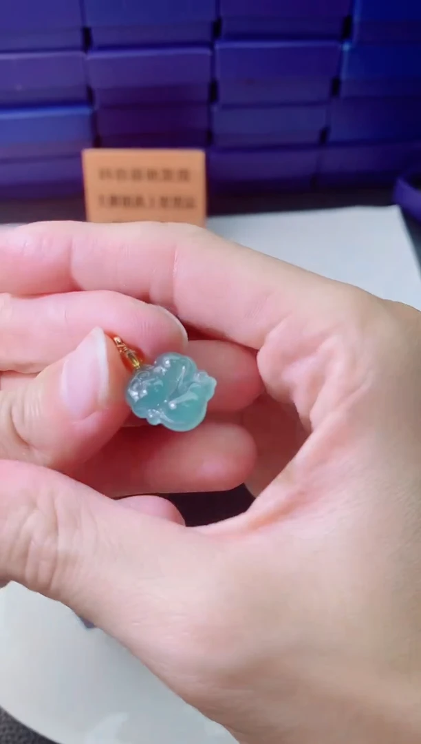 翡翠未镶嵌颈饰1111111111