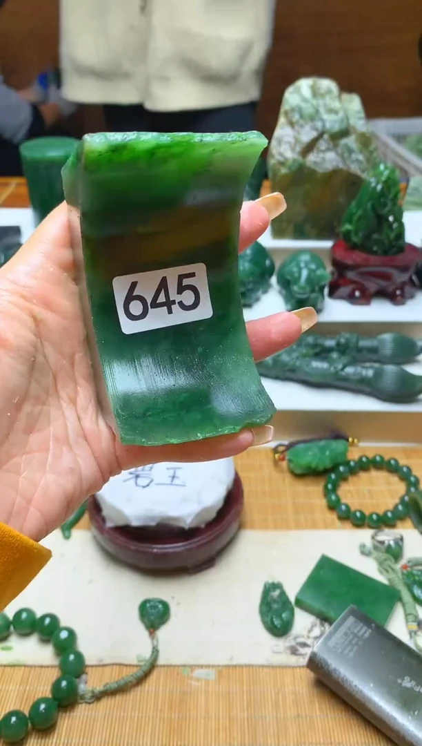 未镶嵌和田玉摆件1