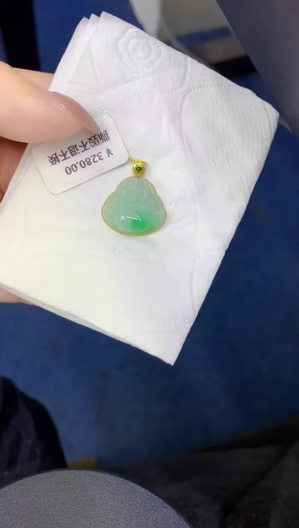 颈饰18K金镶嵌翡翠缅甸天然翡翠A货