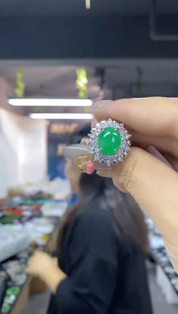 未镶嵌戒指翡翠多样性发其一颜色微差