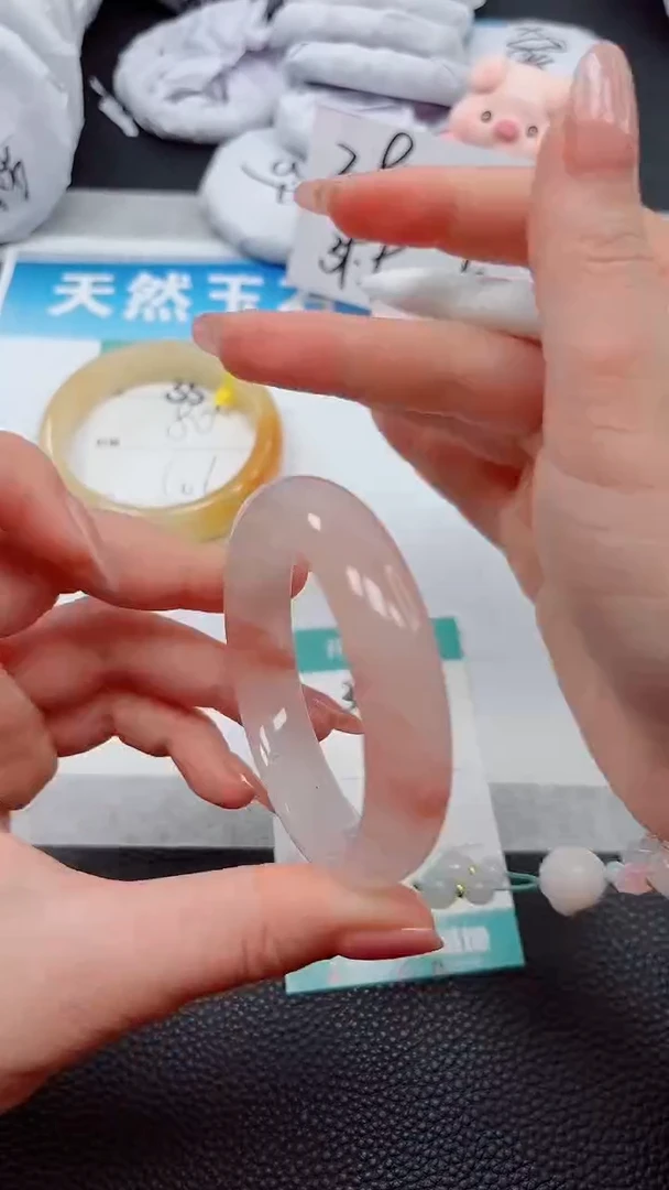 【闪购商品】石英质玉手镯未镶嵌358