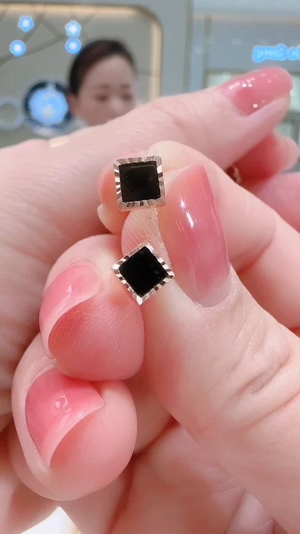 【闪购商品】玛瑙/玉髓耳饰18K金镶嵌18K金耳饰