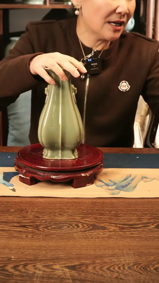 【闪购商品】豆青釉 虎耳 百财瓶B