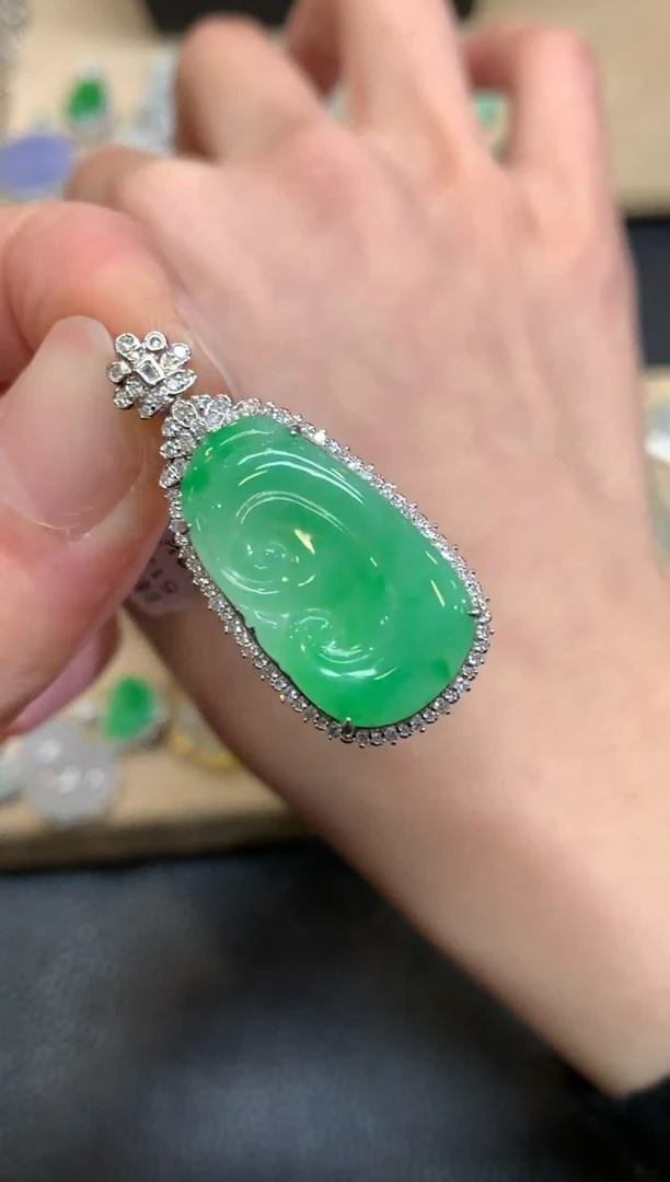 【闪购商品】翡翠颈饰18K金镶嵌如意【无服务费】