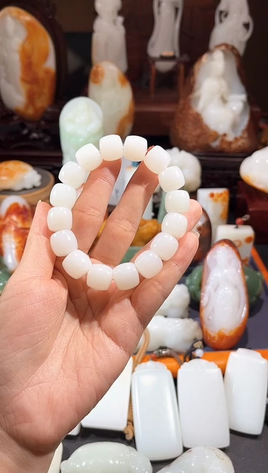 未镶嵌和田玉（青玉）把件精品