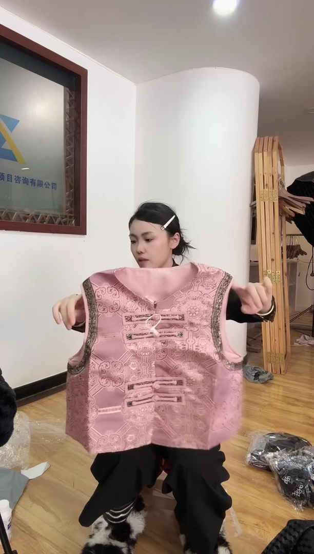 马甲       M码       80-110斤