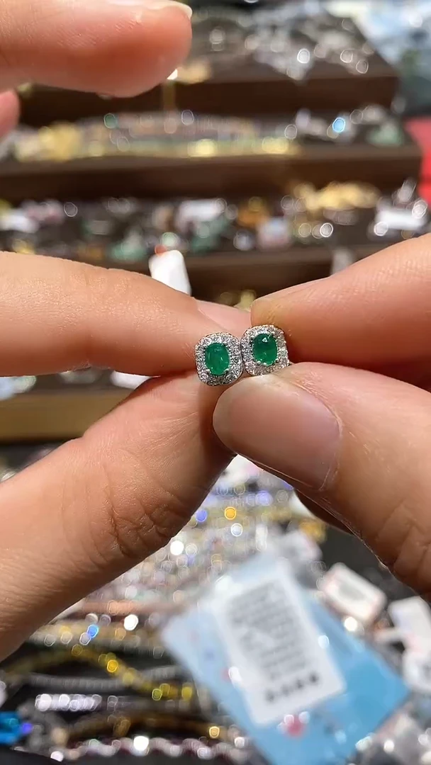 【闪购商品】祖母绿耳饰银S925镶嵌耳钉