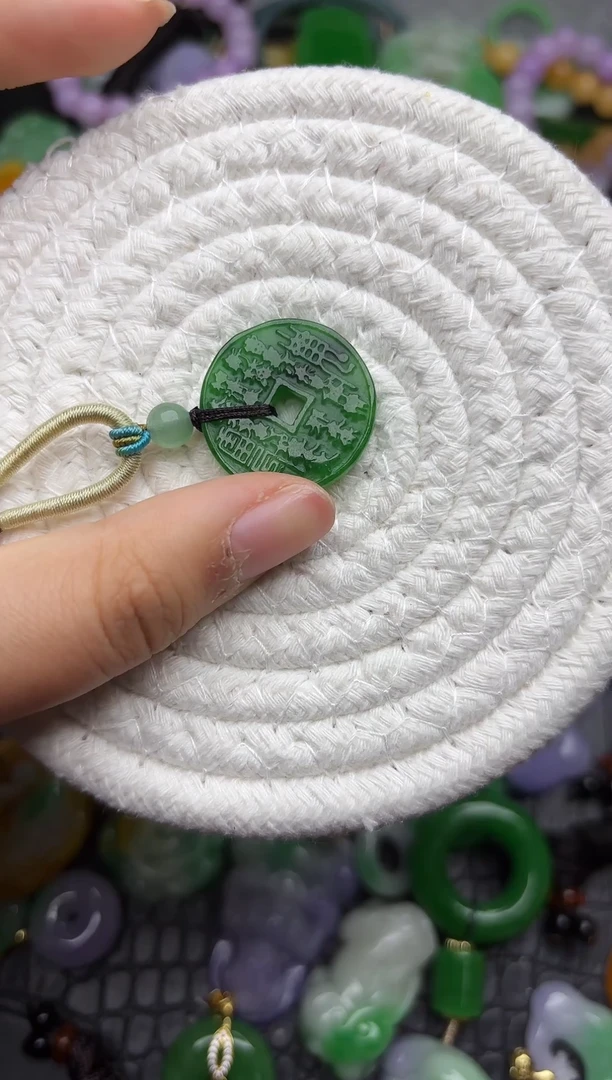 颈饰未镶嵌翡翠缅甸翡翠吊坠