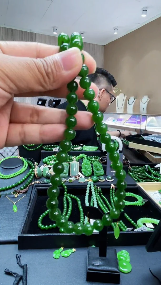 【闪购商品】和田玉（碧玉）项链未镶嵌±8mm 辣阳绿项链微矿点