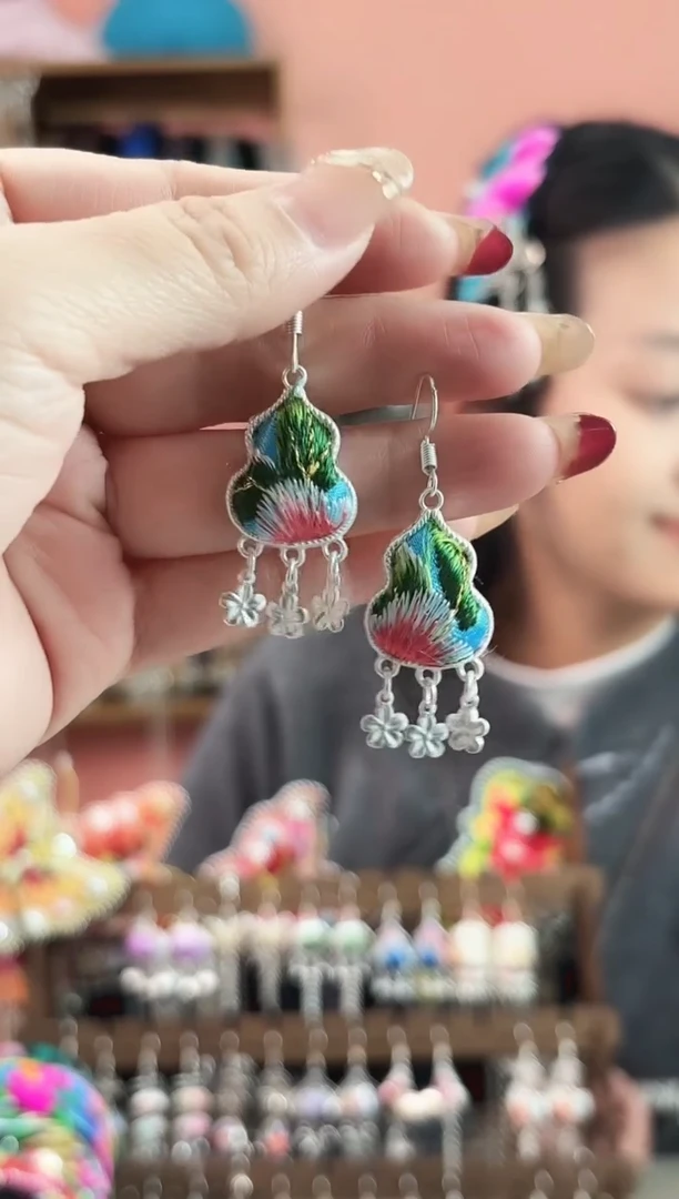 织绣艺枝独绣手工饰品   133