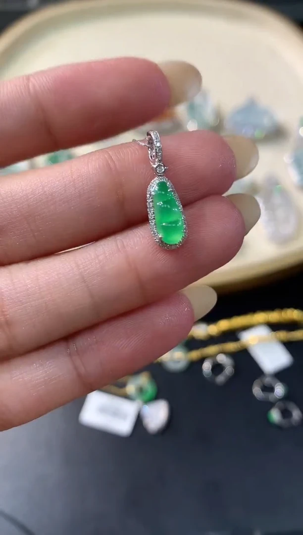 吊坠(不含链)18K金镶嵌翡翠W163|3800