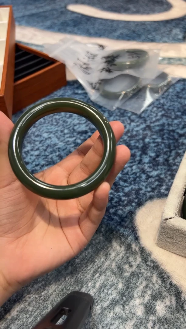 和田玉手镯未镶嵌A0034-55