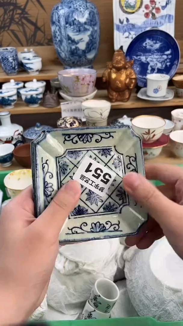瓷片懵***儿    A      551