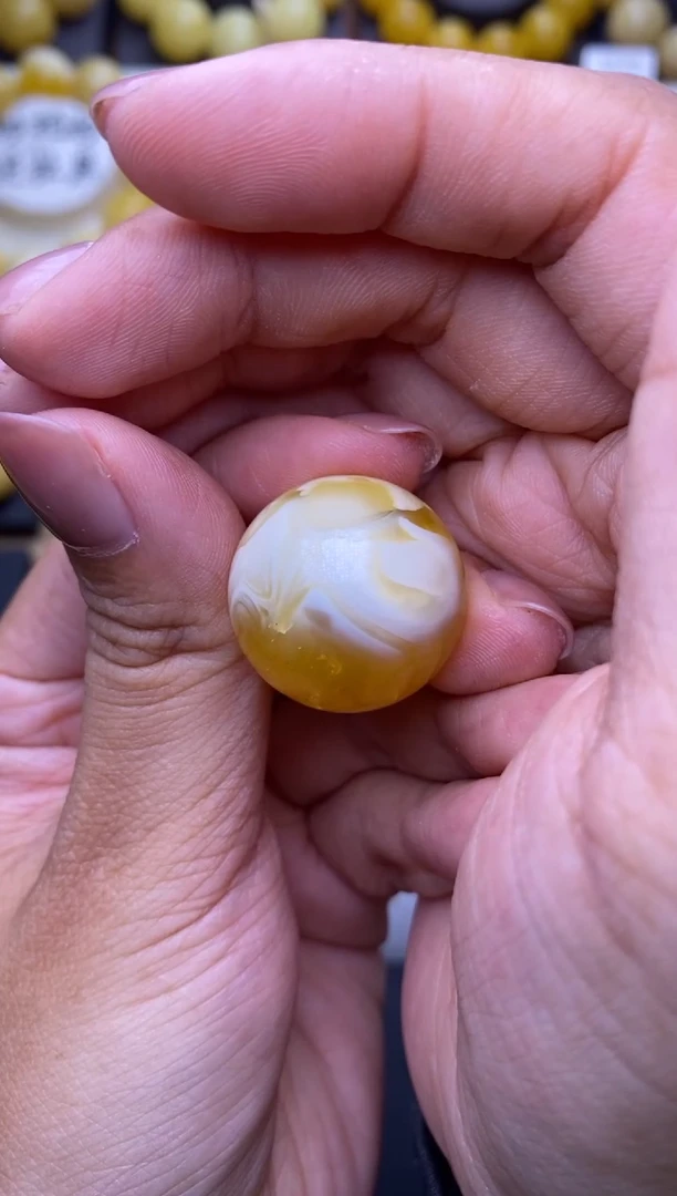 裸石琥珀未镶嵌大小姐珠宝