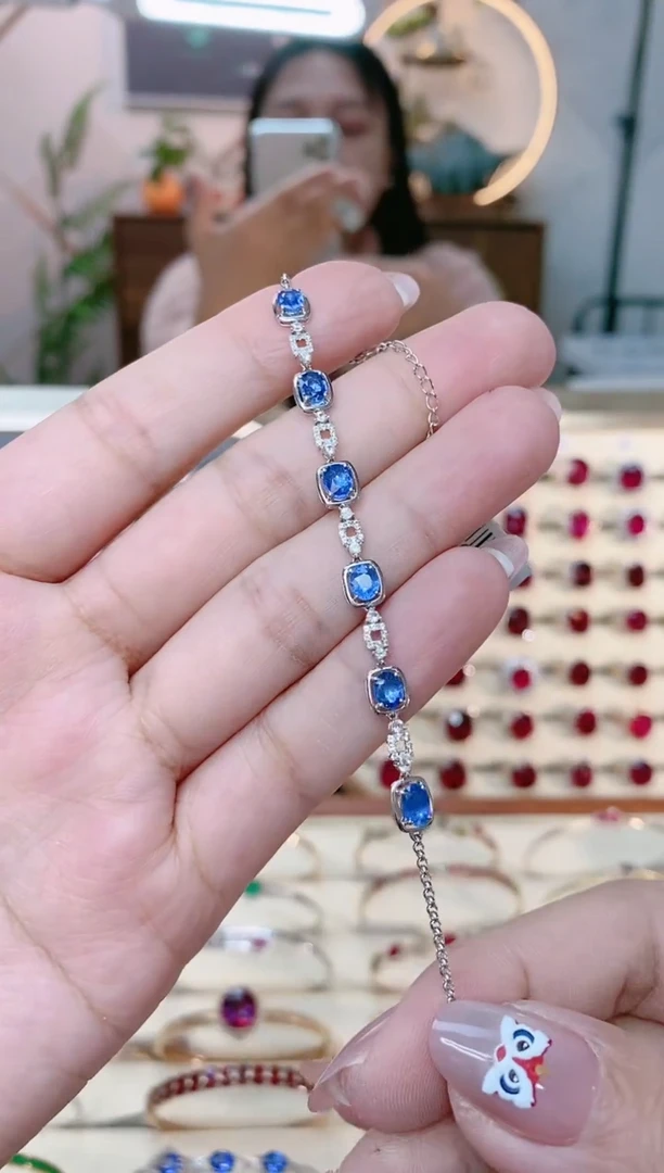 【闪购商品】蓝宝石18K金手链18K金镶嵌1