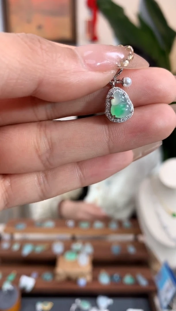 【闪购商品】翡翠吊坠(不含链)银S925镶嵌葫芦