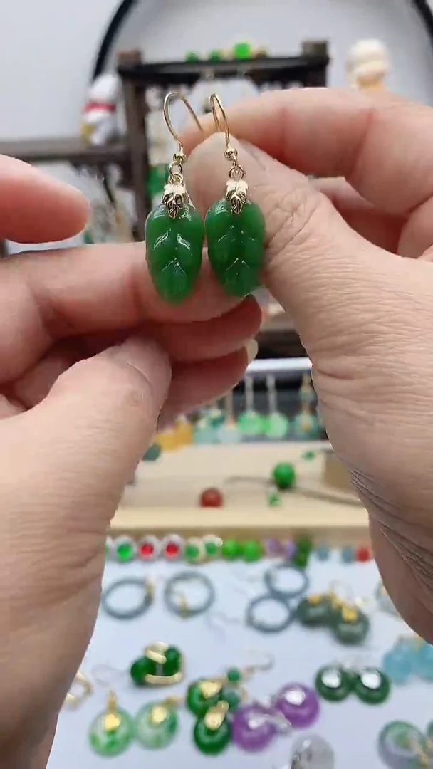 14K金镶嵌和田玉耳饰531