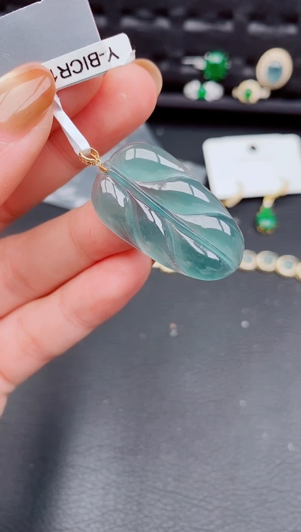 【闪购商品】翡翠颈饰18K金镶嵌天然a货翡翠748