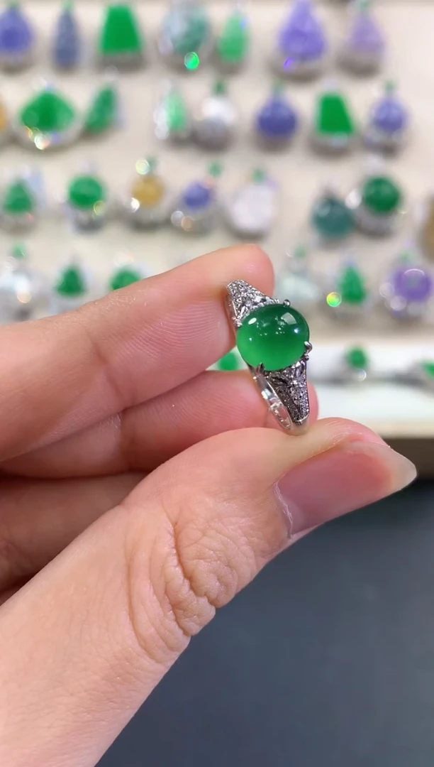 翡翠戒指18K金镶嵌C18春日珠宝