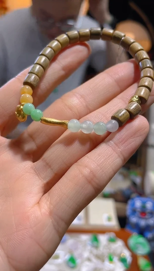 翡翠未镶嵌颈饰手串 百元以下不出证