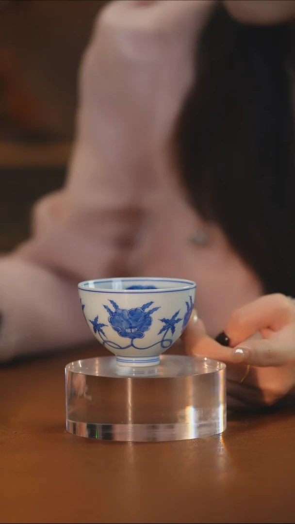 青花满工秋葵鸡心杯