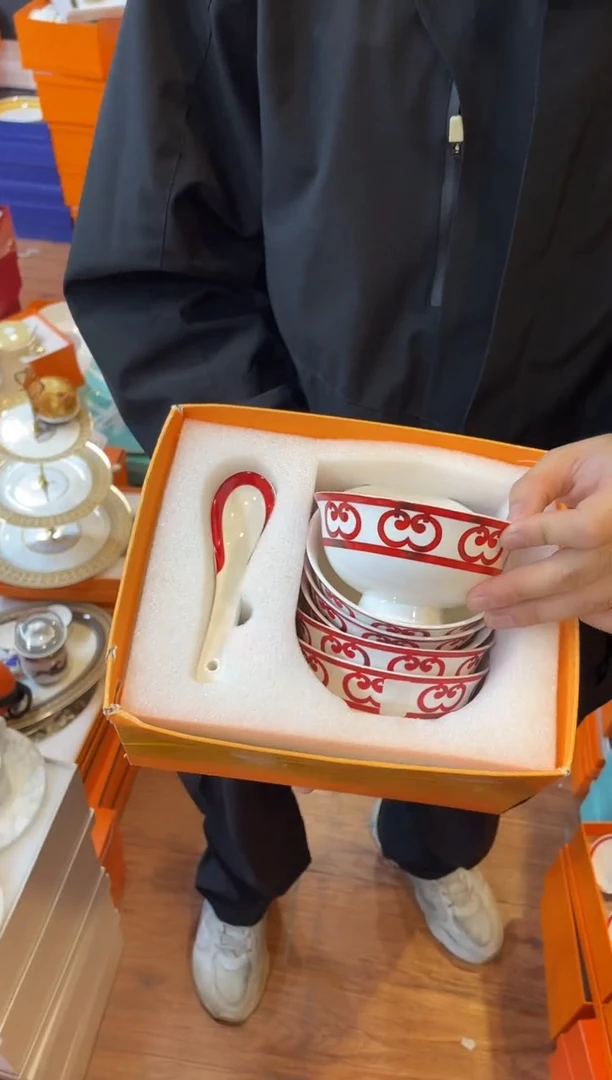 杯鸿辉家品牌瓷器，京东包邮！
