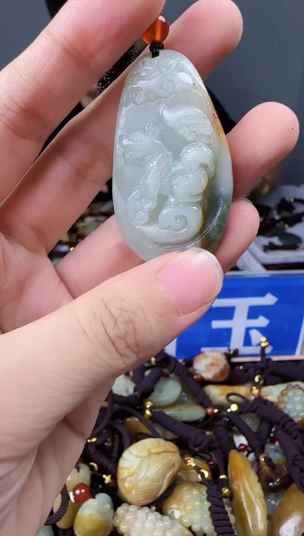 和田玉未镶嵌颈饰1