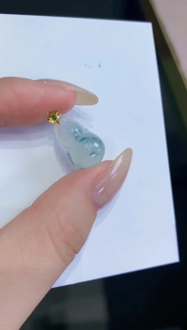 颈饰18K金镶嵌翡翠天然缅甸翡翠A货挂件