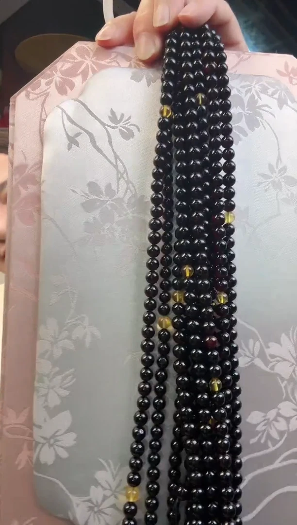 琥珀颈饰未镶嵌翳珀6mm108多圈 多样性发其一