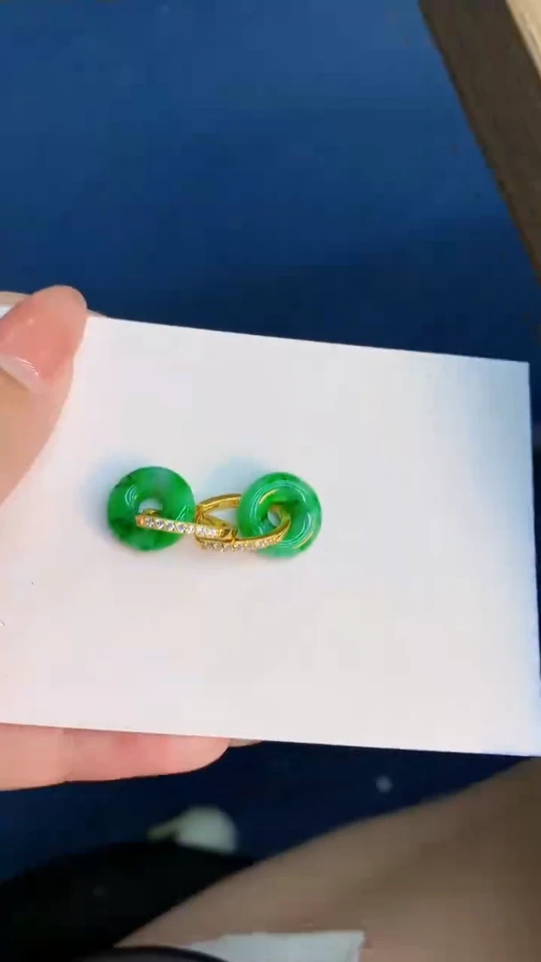 翡翠未镶嵌吊坠(不含链)1