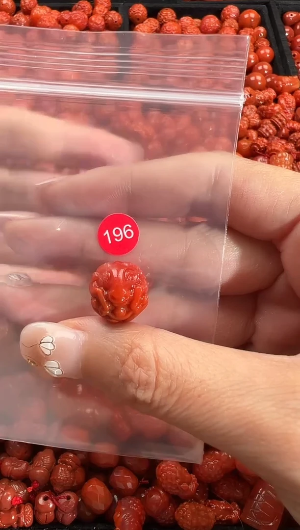 颈饰未镶嵌南红玛瑙1