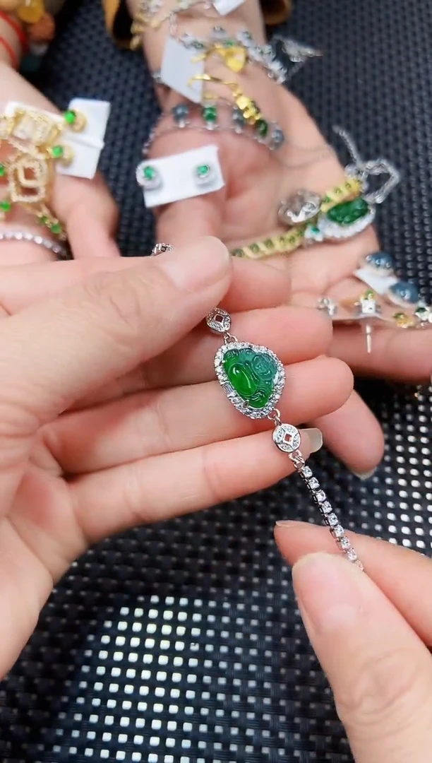 【闪购商品】翡翠手链未镶嵌11111111