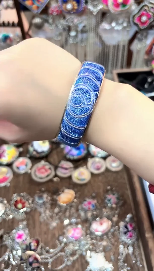 织绣云织谣民族风精美饰品 405