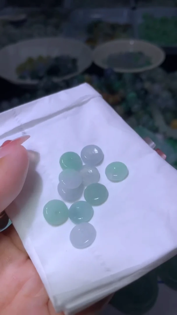 翡翠未镶嵌颈饰MXX019930