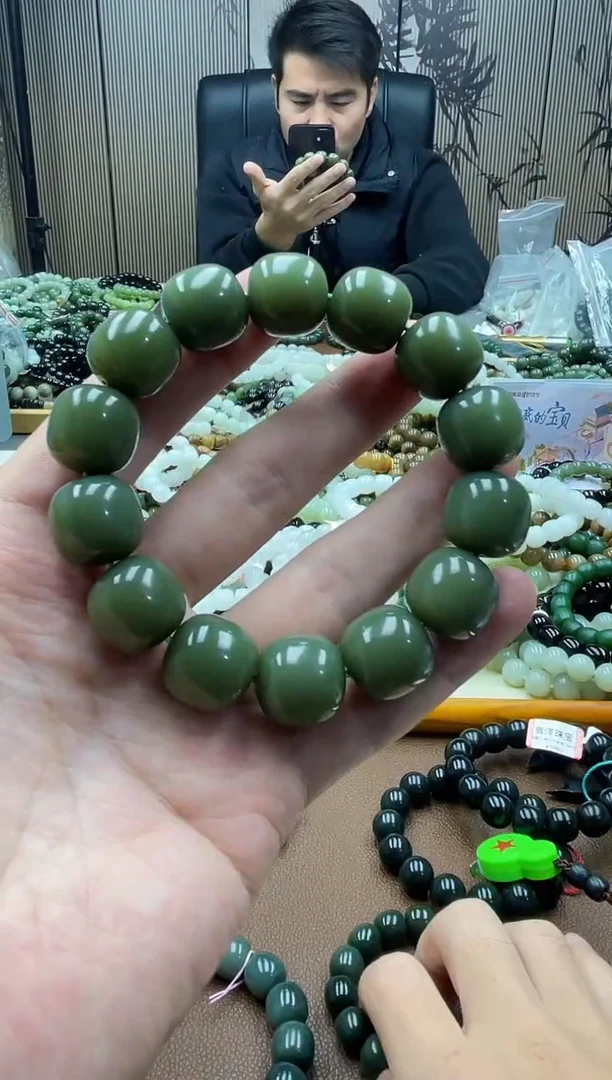 未镶嵌手串和田玉佛**生沙枣青16老型