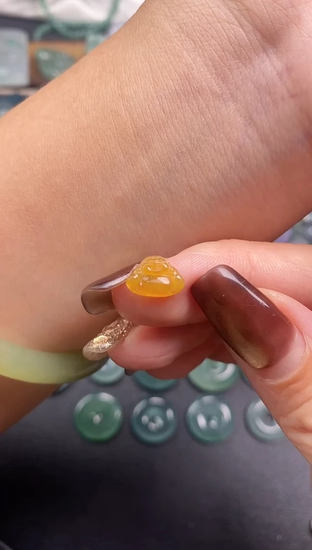 颈饰未镶嵌翡翠佛公