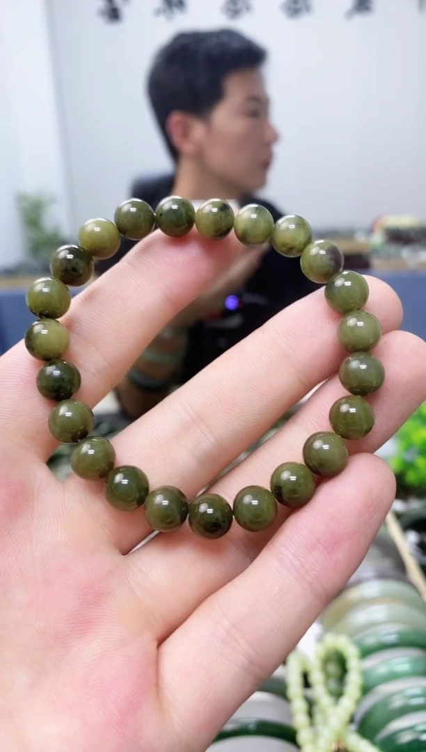 和田玉手镯未镶嵌8mm