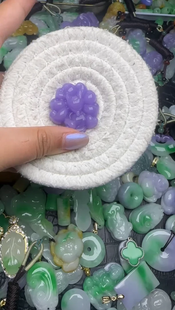 颈饰未镶嵌翡翠缅甸翡翠吊坠