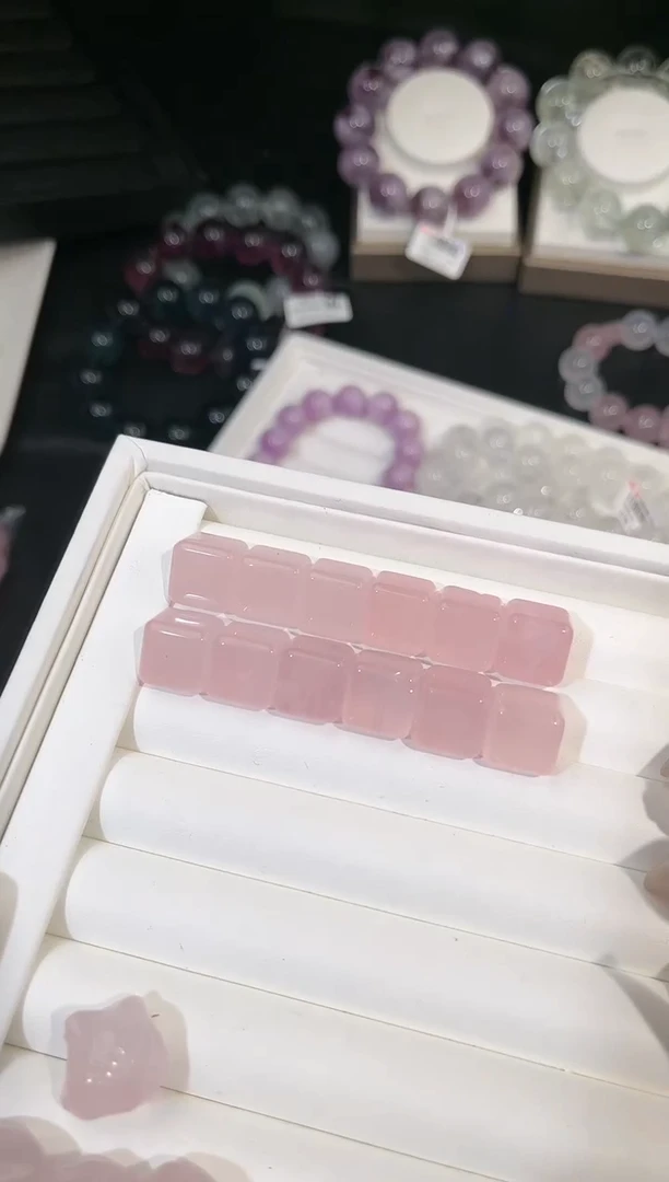 【闪购商品】水晶手链未镶嵌多样性发一粉晶方糖