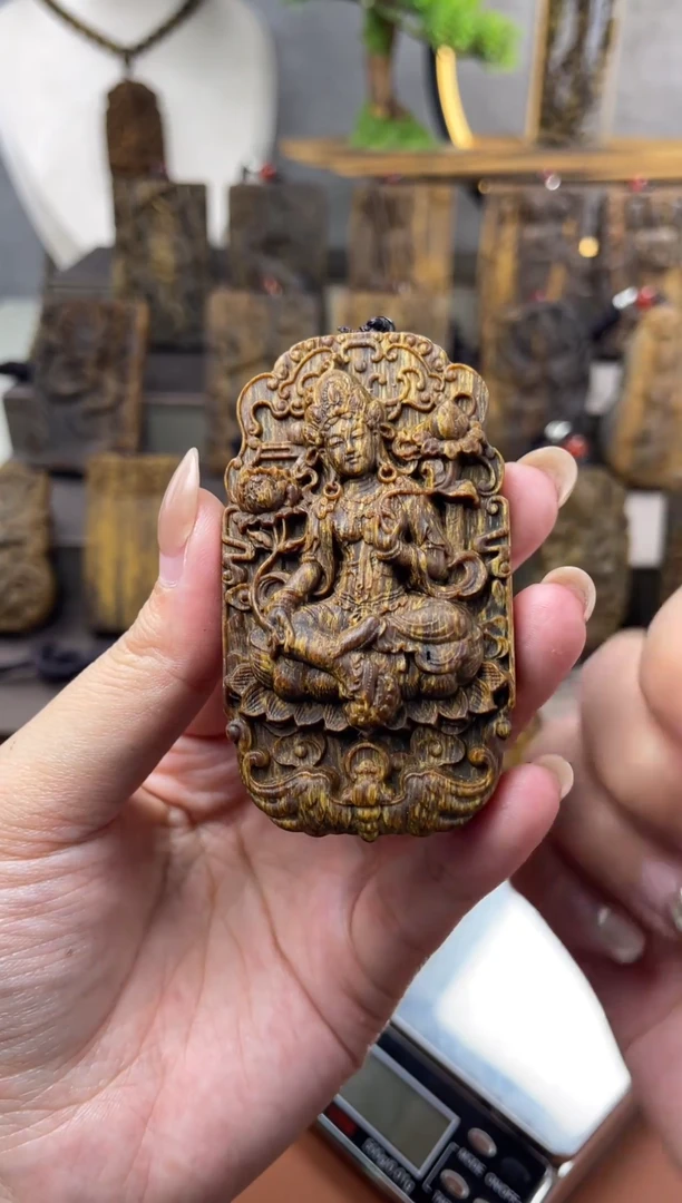 木木雕款芽庄 绿度母 7cm送养香瓶