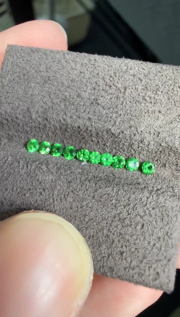 未镶嵌裸石石榴石（沙弗莱）ct-A787-10p一组