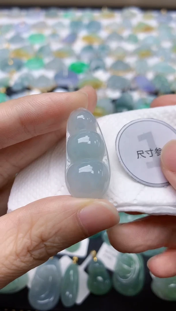 翡翠未镶嵌颈饰天然缅甸A货翡翠