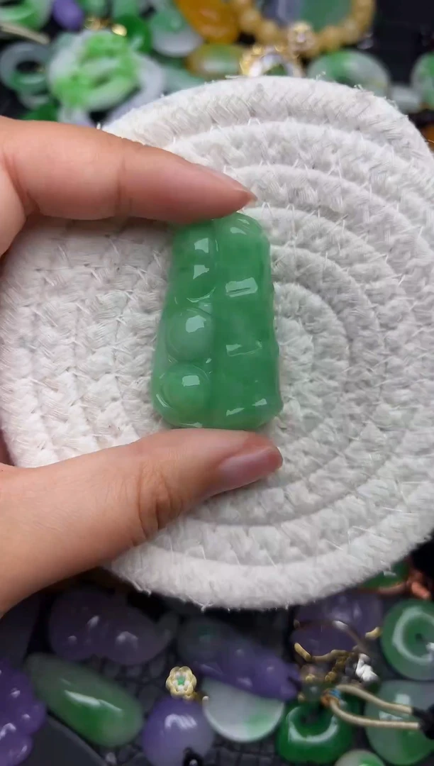 颈饰未镶嵌翡翠缅甸翡翠吊坠