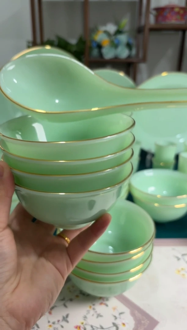 4.5英寸玉瓷碗4个口径11.5厘米+大汤勺