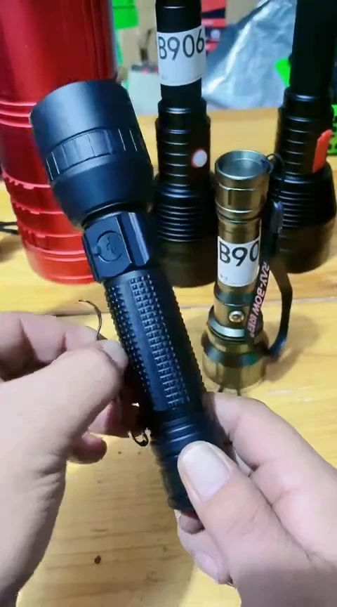 B910变焦带电池21700