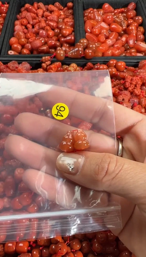 【闪购商品】南红玛瑙颈饰未镶嵌1